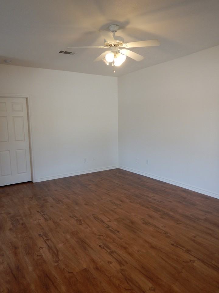 1803 Prairie Dr #1803 - Photo 2 of 9