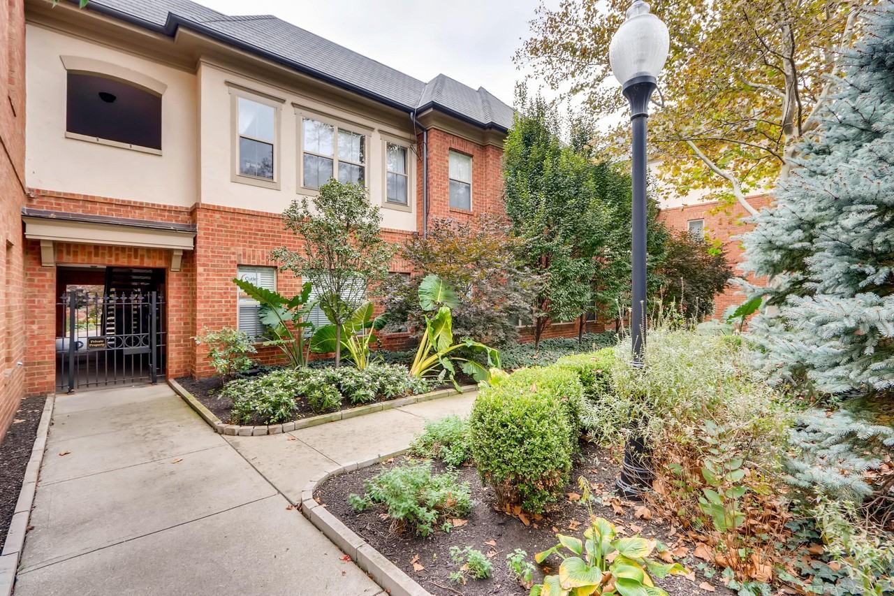 35 W Lincoln St #35 - Photo 2 of 10