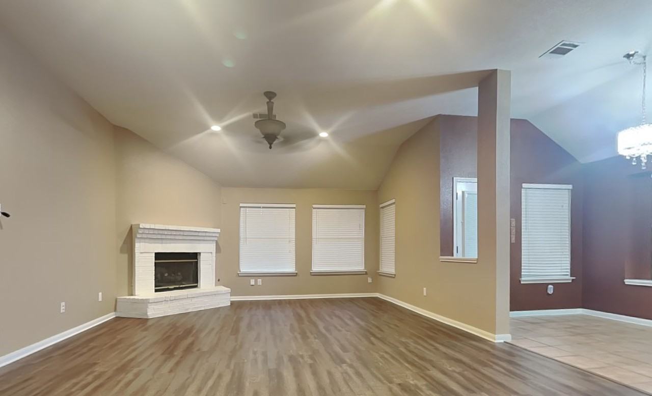20400 Bellerive Dr #NA - Photo 2 of 12