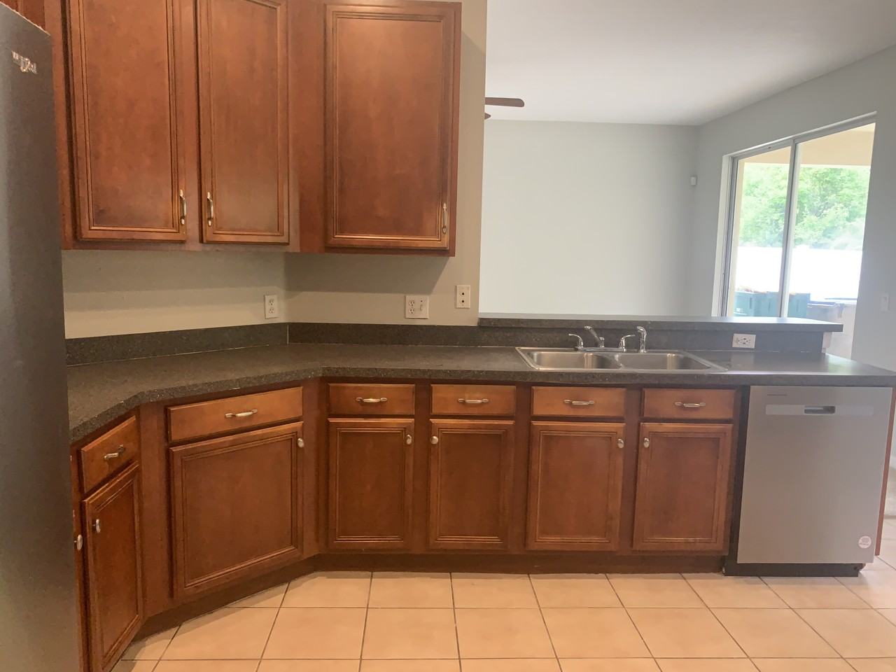 2421 Huron Cir #NA - Photo 3 of 4