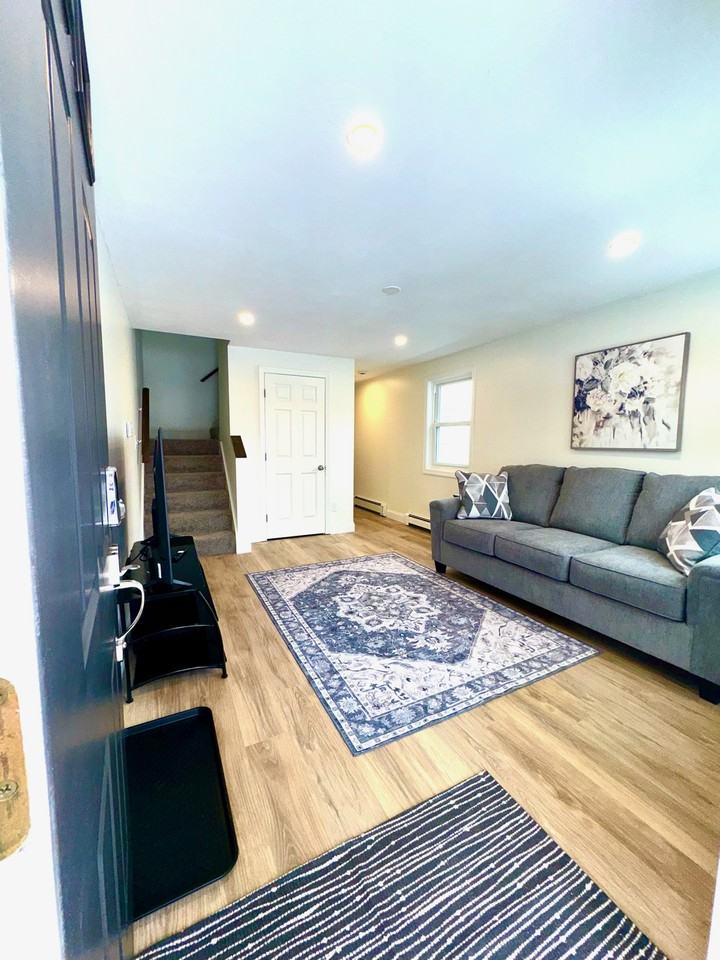 784 Dix St #B - Photo 7 of 15