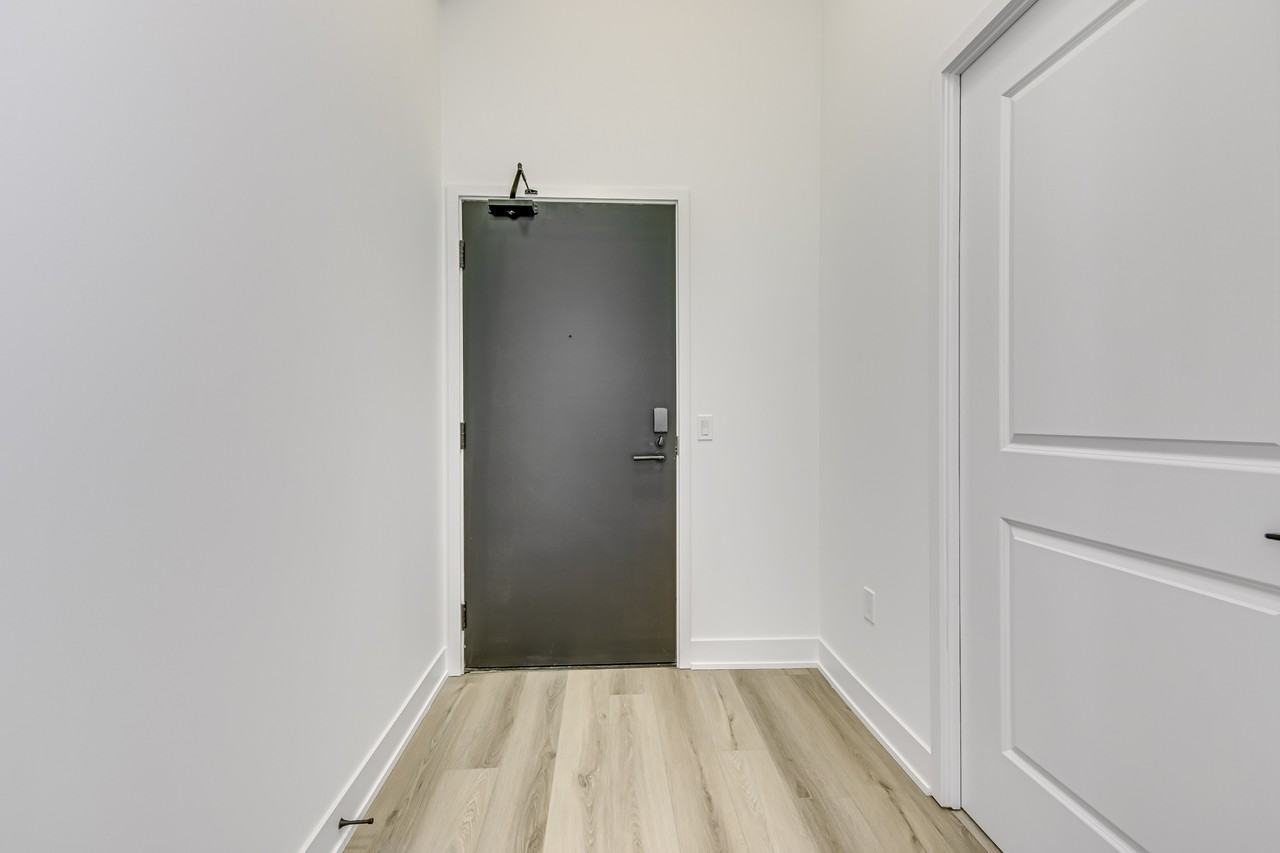 2333 Apartment Building #1 - Photo 7 of 31