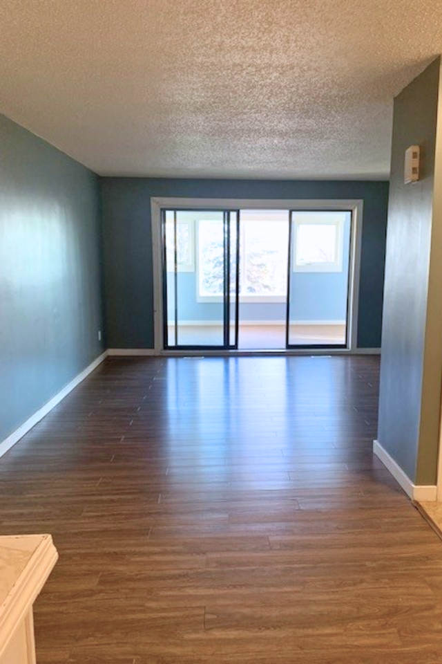 10420 100 Ave #301 - Photo 2 of 8