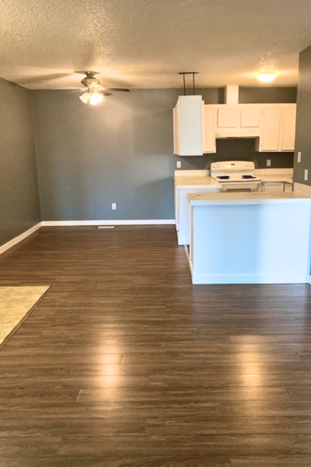 10420 100 Ave #301 - Photo 3 of 8