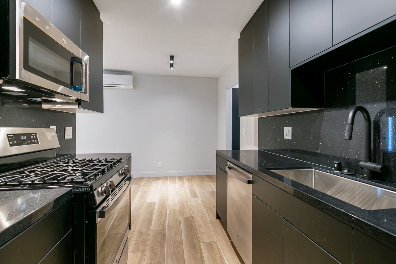 1917 Montrose Street #8 - Photo 6 of 9