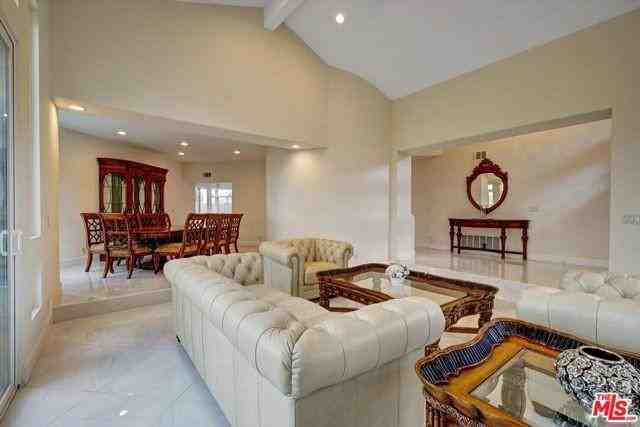 24823 Alexandra Ct - Photo 2 of 8