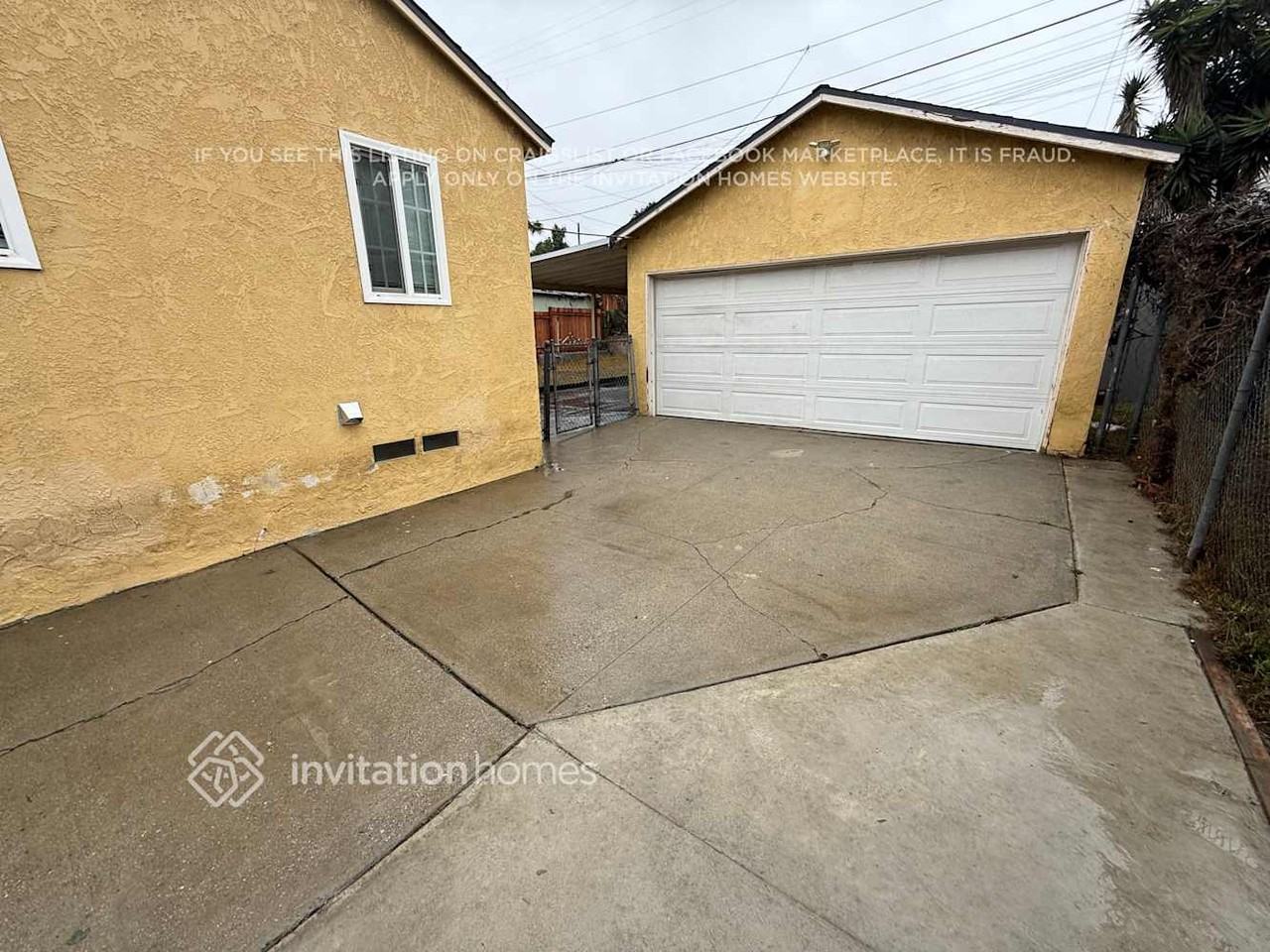 11118 S Manhattan Pl - Photo 2 of 16