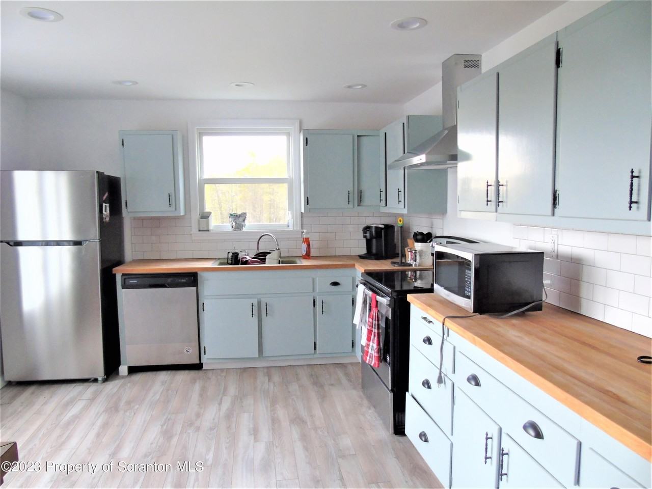 571 Spring Hill Rd - Photo 2 of 38