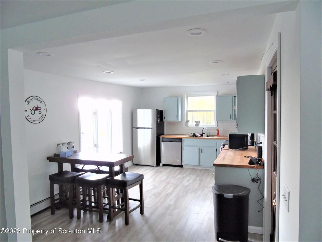 571 Spring Hill Rd - Photo 3 of 38