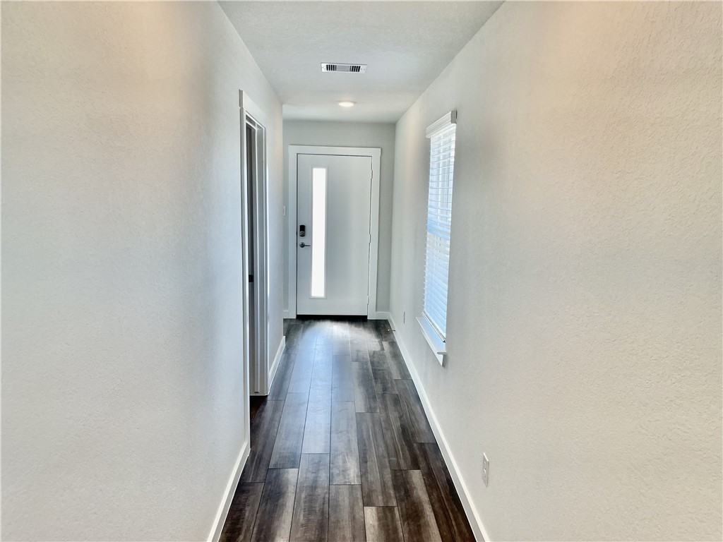 1212 Amistad Loop - Photo 5 of 27