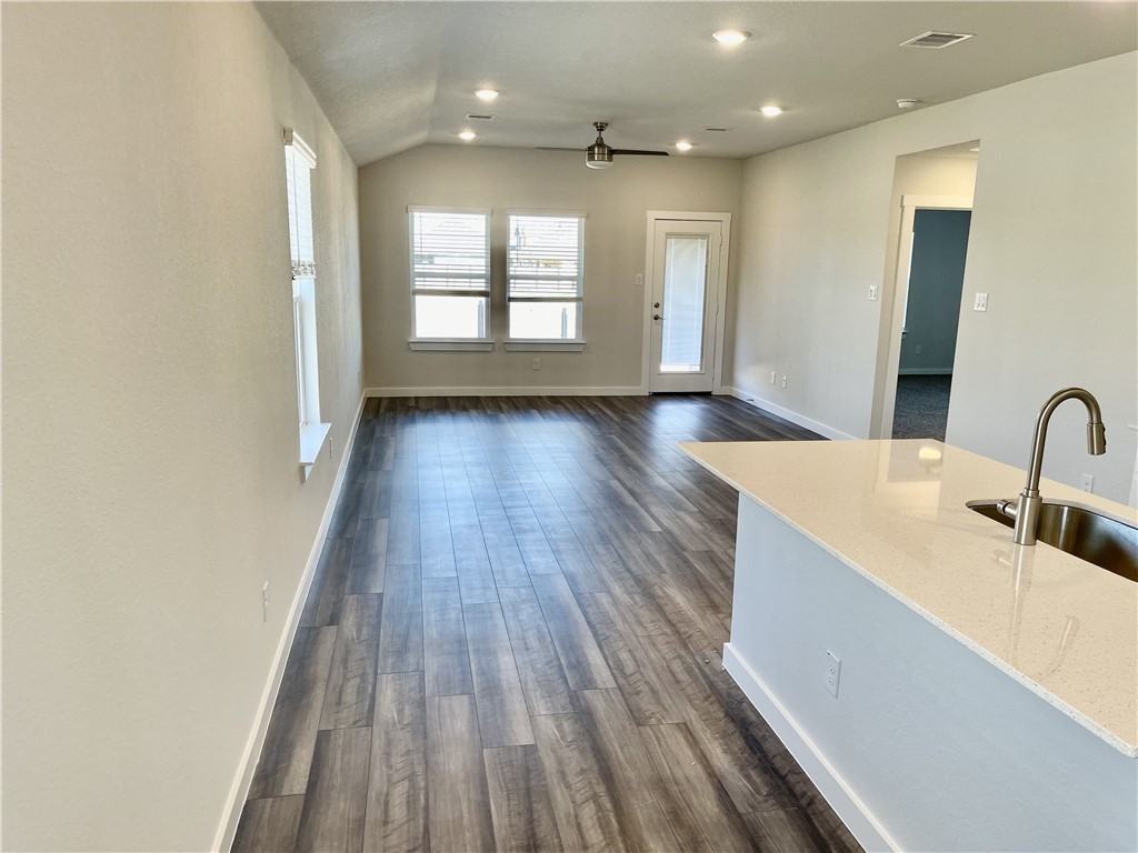 1212 Amistad Loop - Photo 7 of 27