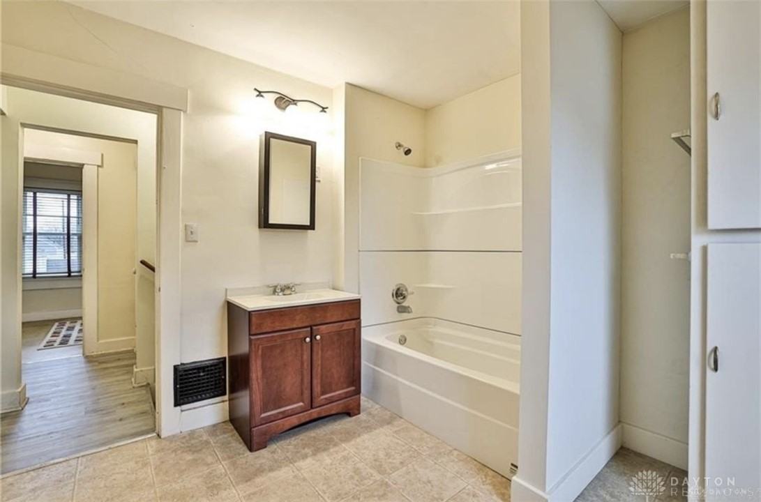 1837 King Ave - Photo 5 of 12