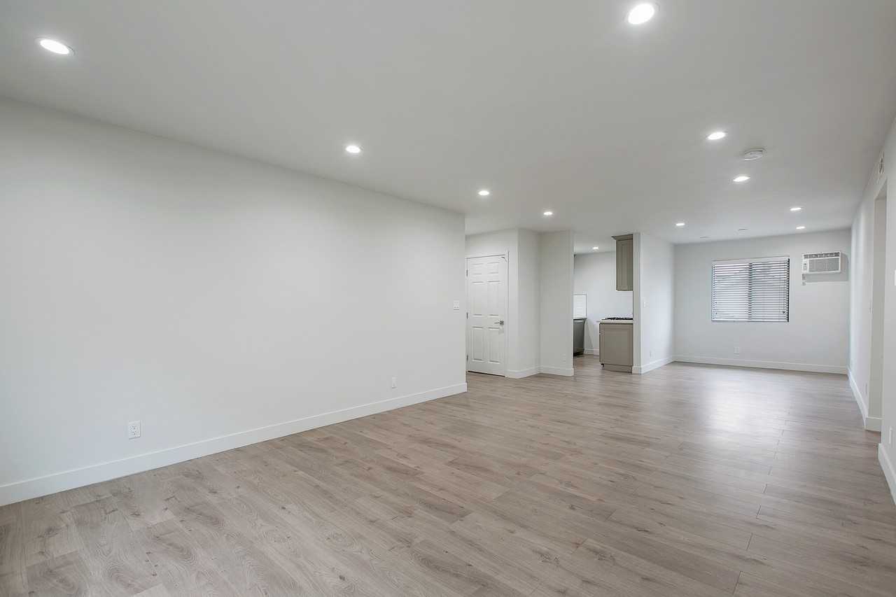 4053 West 23rd Street #B - Photo 7 of 17