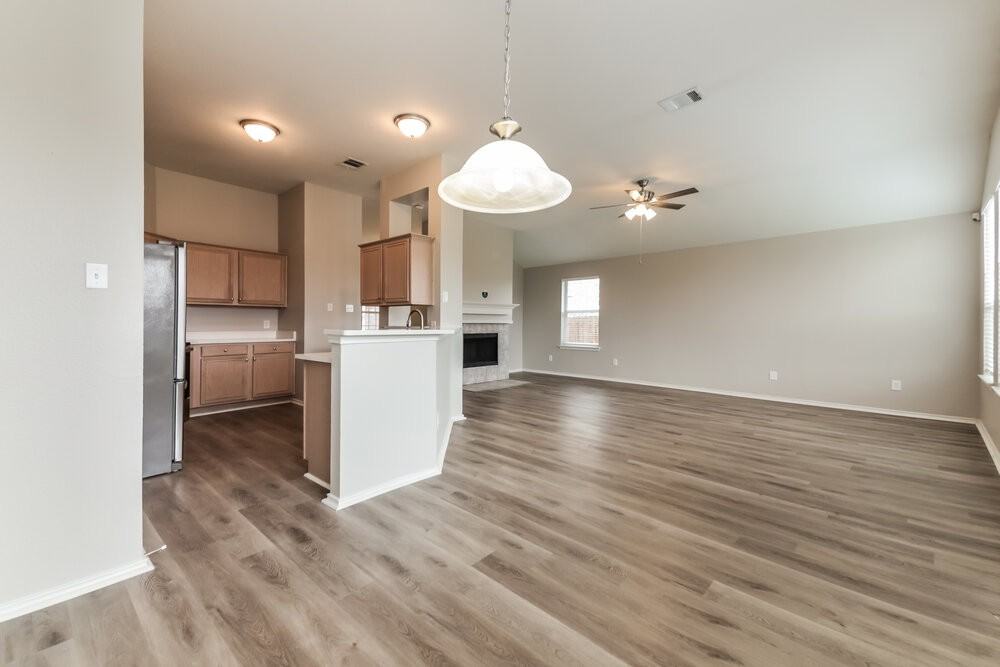 506 Oxford Loop - Photo 7 of 16