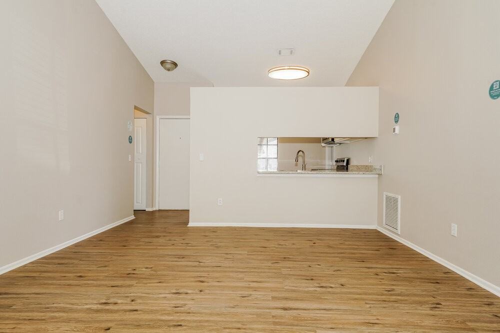 1439 Lodge Ter - Photo 3 of 17