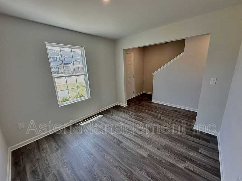 235 Isabella Way - Photo 3 of 28