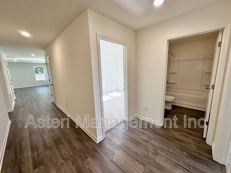 233 Isabella Way - Photo 3 of 17