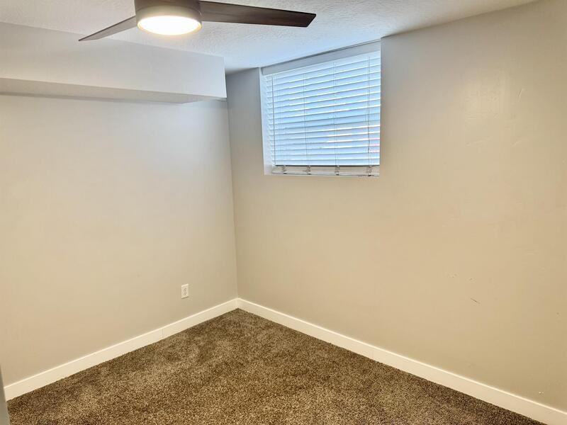 783 40th St #4 - Photo 3 of 9