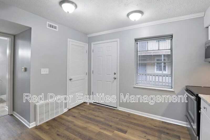 129 W Walnut St #C - Photo 5 of 17