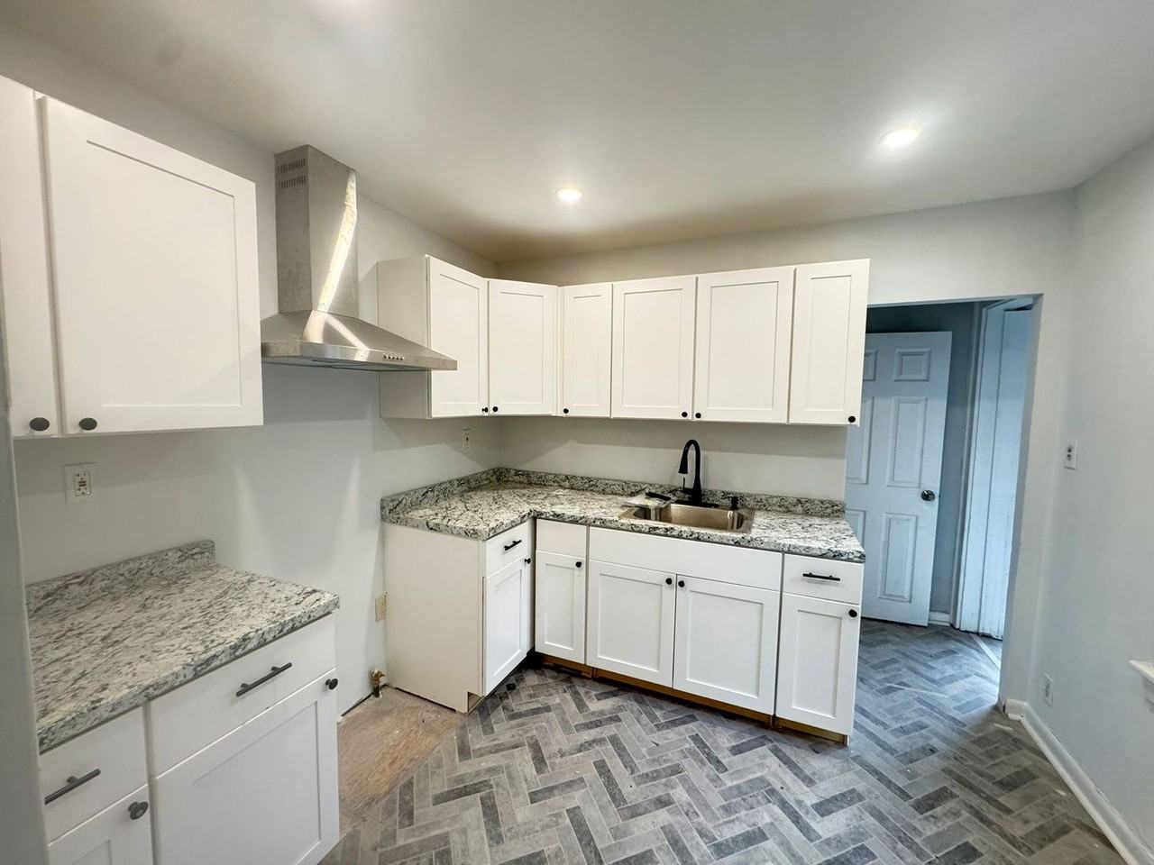 1100 Remington St - Photo 3 of 9