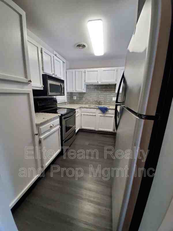 230 S Cedar St #5 - Photo 3 of 16