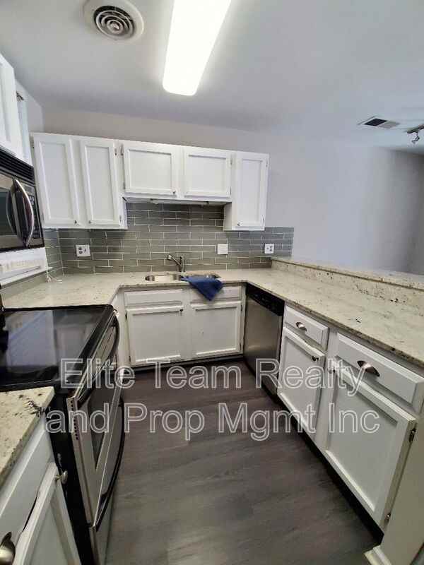 230 S Cedar St #5 - Photo 4 of 16