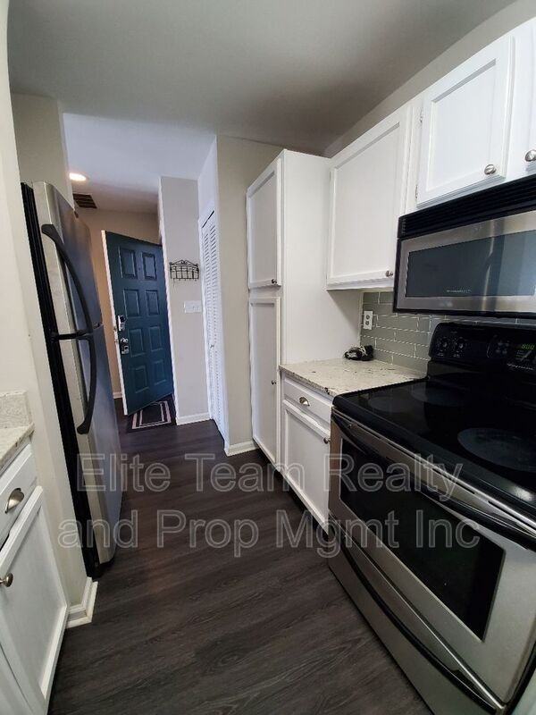 230 S Cedar St #5 - Photo 5 of 16