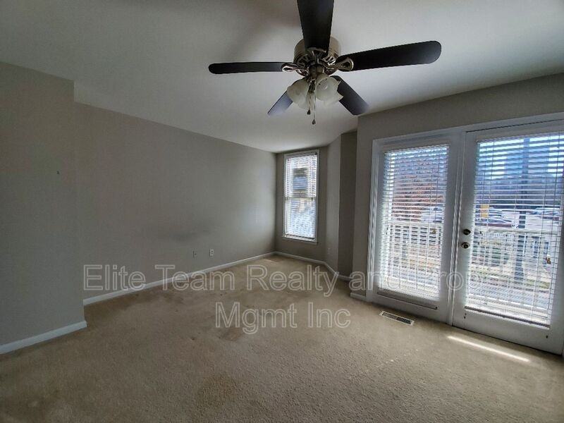 230 S Cedar St #5 - Photo 7 of 16