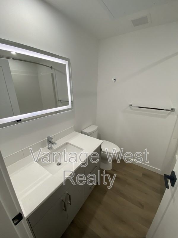 1200 Devonshire Ave - Photo 3 of 8