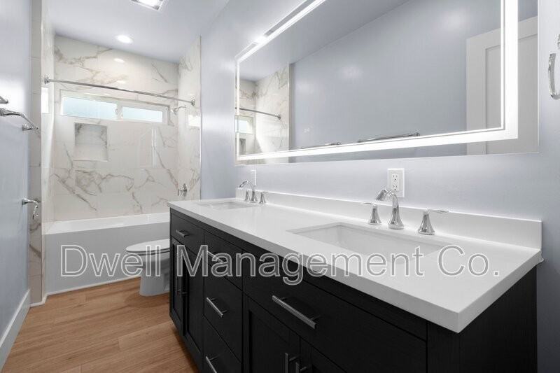 8073 Lemon Ave - Photo 3 of 31