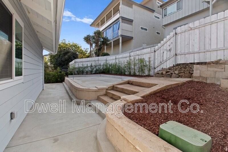 8073 Lemon Ave - Photo 7 of 31