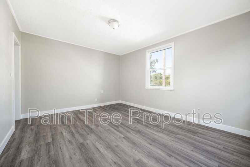 4517 Hilltop Dr - Photo 3 of 14