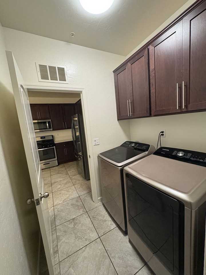 3215 North Kent Street - Photo 4 of 33