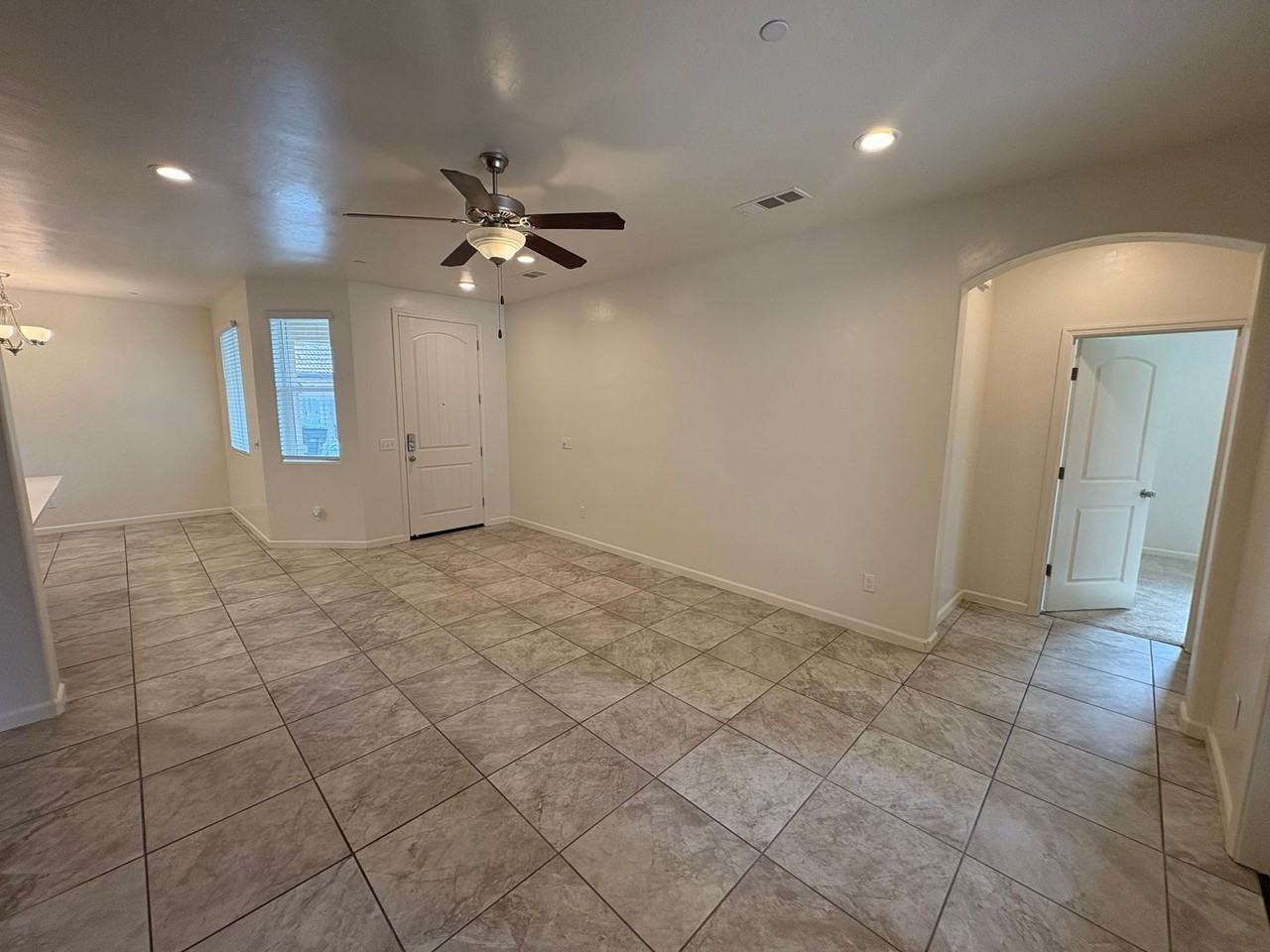 3215 North Kent Street - Photo 7 of 33