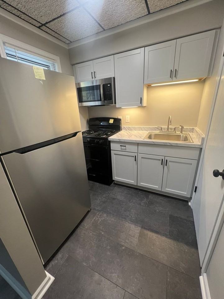 35 Birch Crescent - Photo 3 of 11