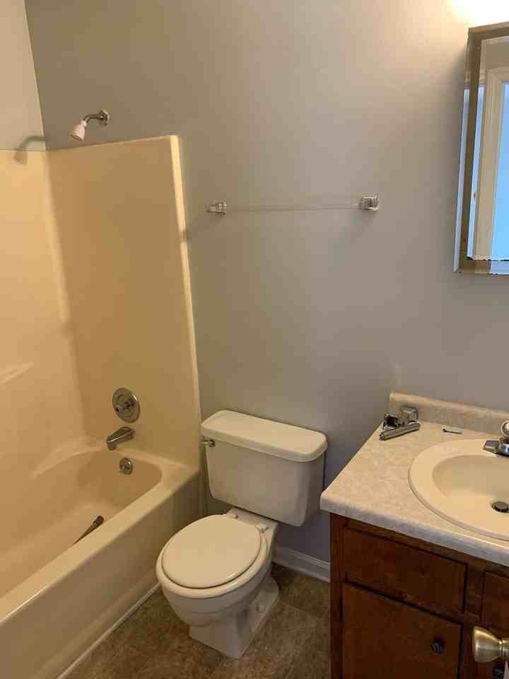 139 Barrington Pl - Photo 5 of 11