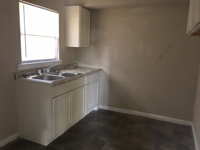 317 Kenmar Dr - Photo 2 of 6