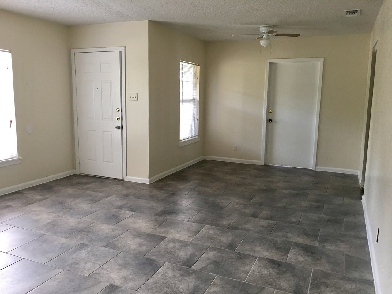 317 Kenmar Dr - Photo 3 of 6