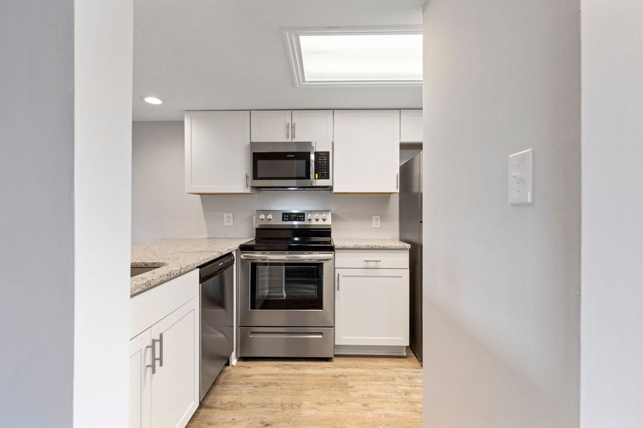 406 Garden Dr - Photo 2 of 49