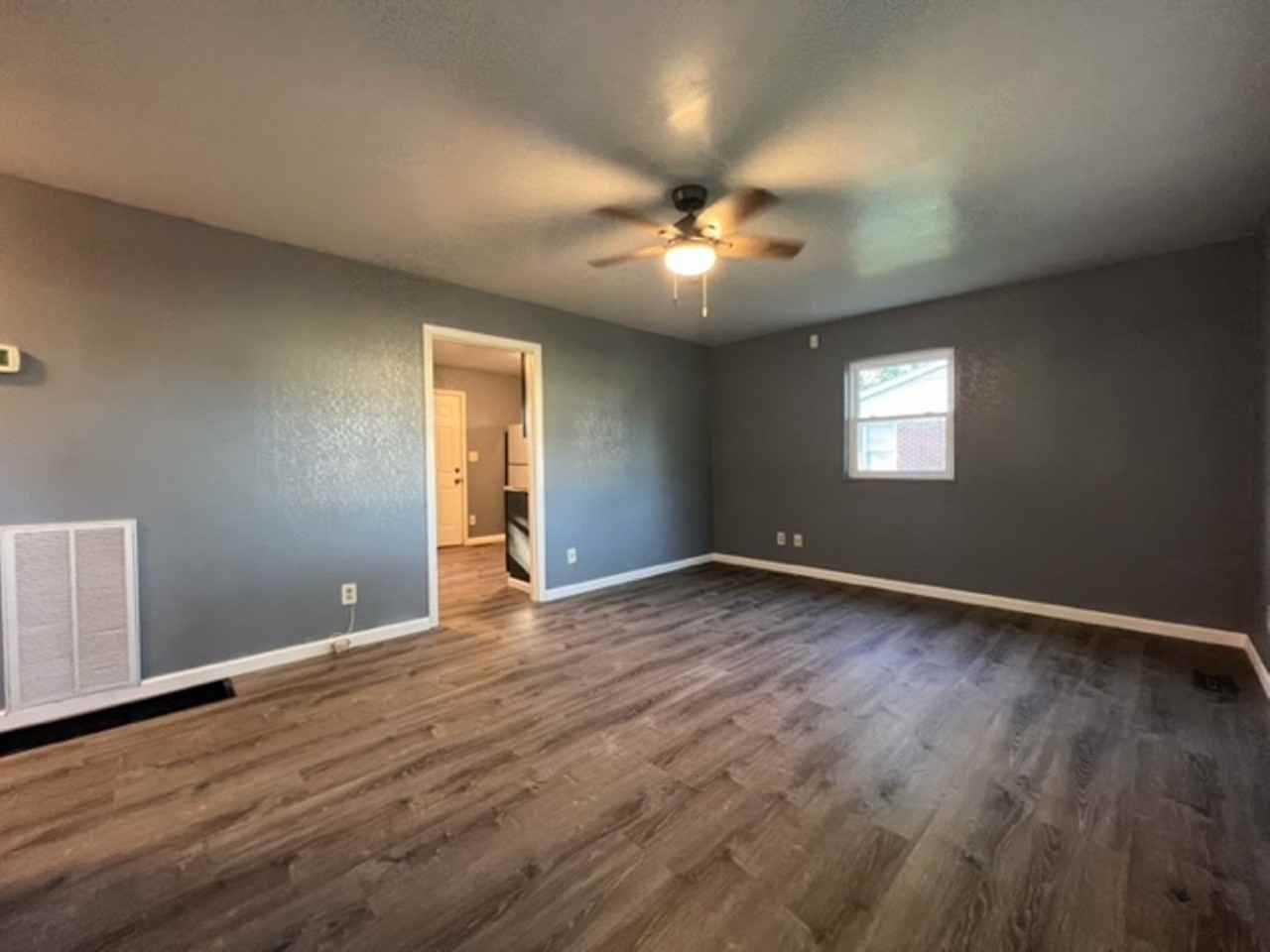 1823 Bertie St - Photo 3 of 14