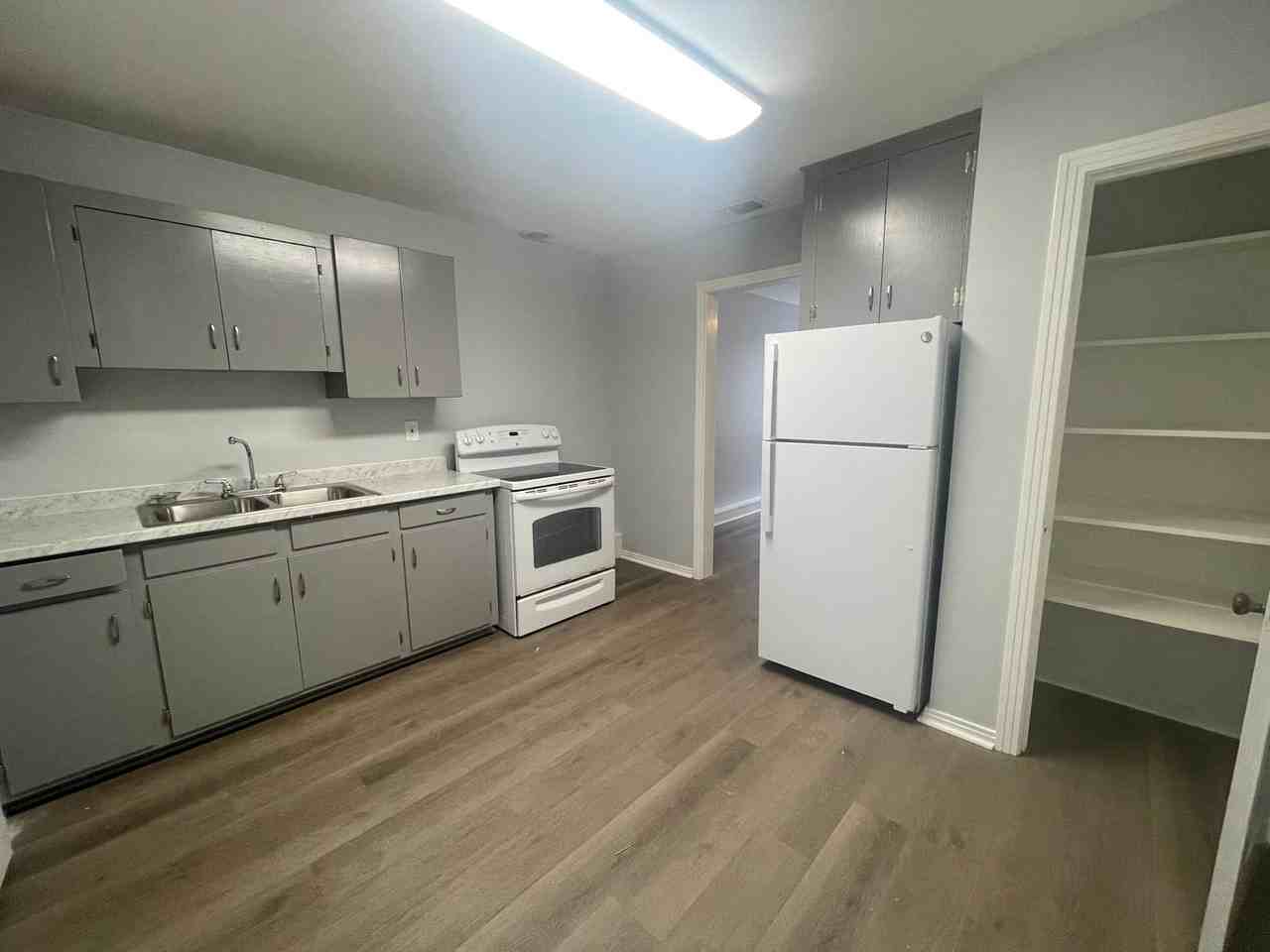 125 State Ct - Photo 6 of 10