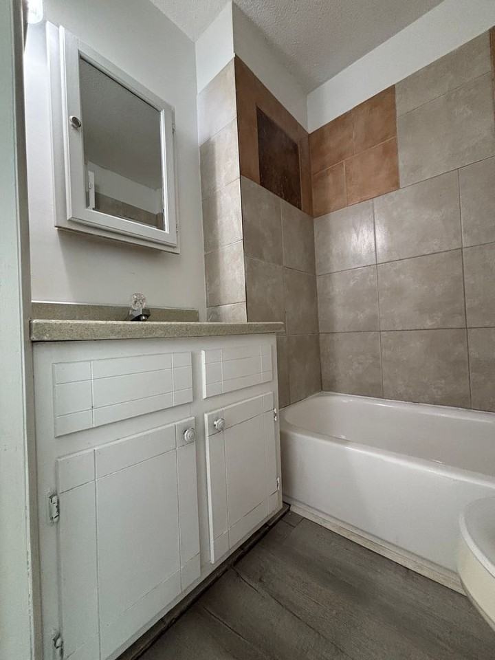 921 N Fulbright Ave - Photo 7 of 9