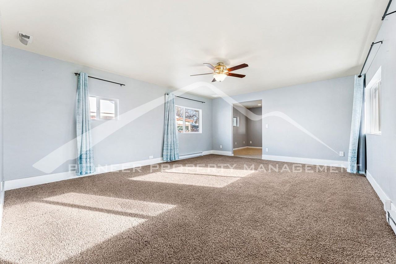 138 Irving St - Photo 2 of 17