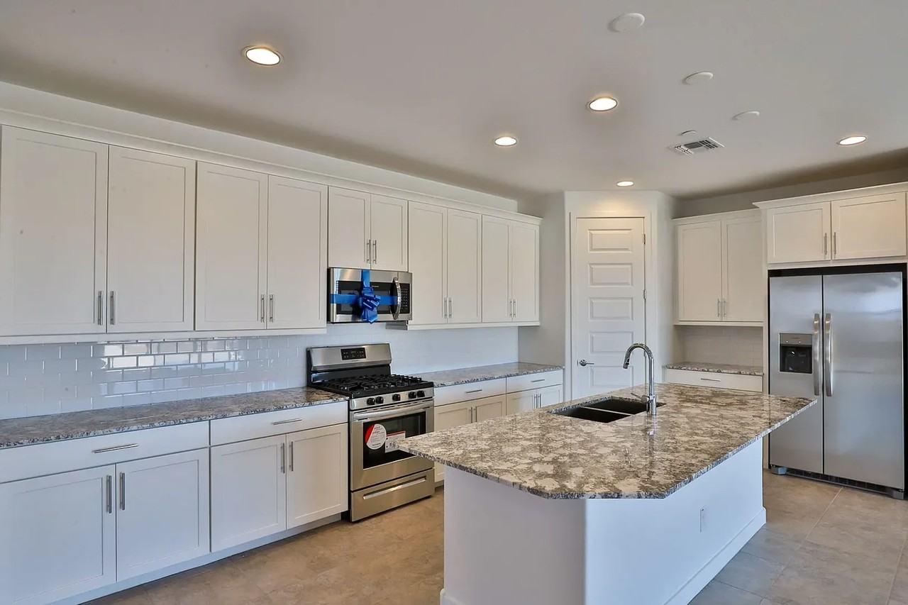 31980 N 125th Ln - Photo 2 of 27