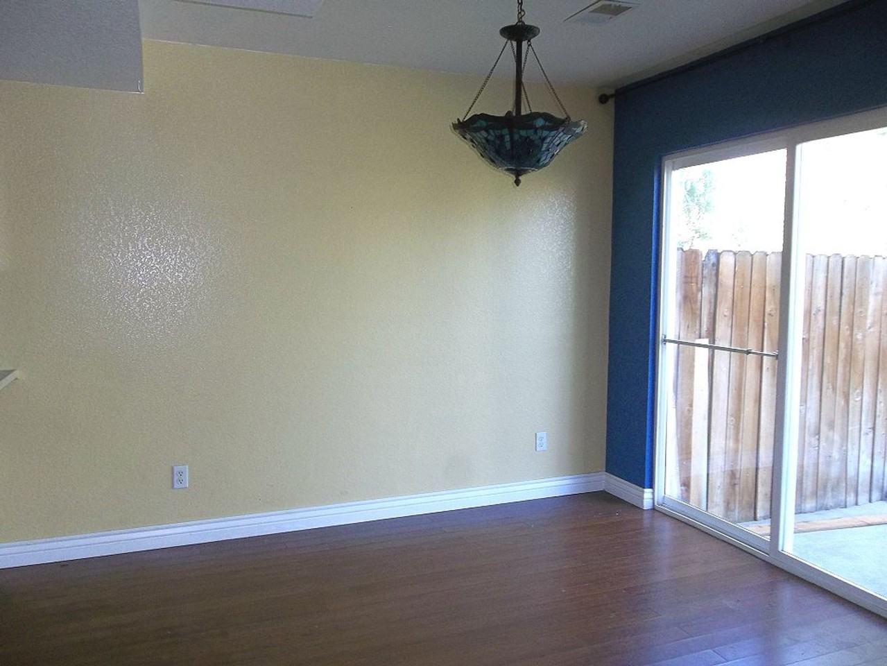 420 Sundance Cir N - Photo 3 of 8