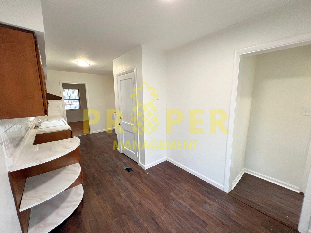 231 Shoop Ave - Photo 7 of 12
