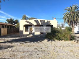 featured image of 1633 N Sycamore Blvd