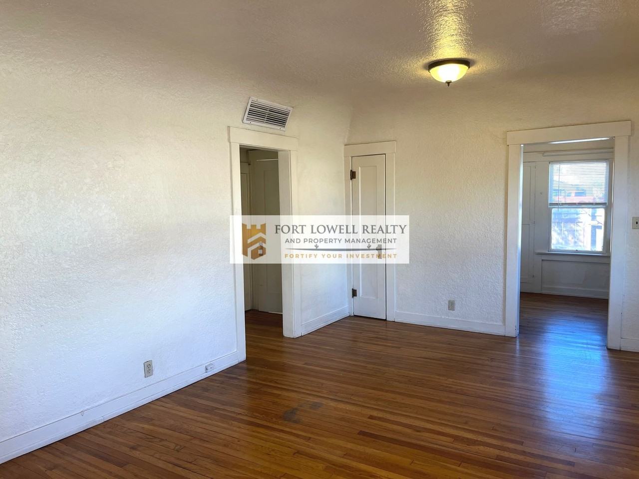 Sycamore1633 - Photo 3 of 20