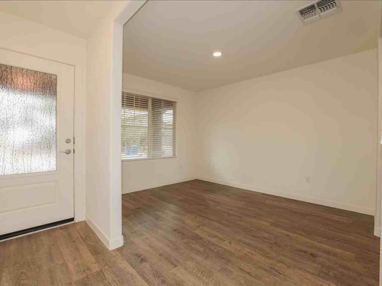 34913 S Iron Jaw Dr - Photo 3 of 46