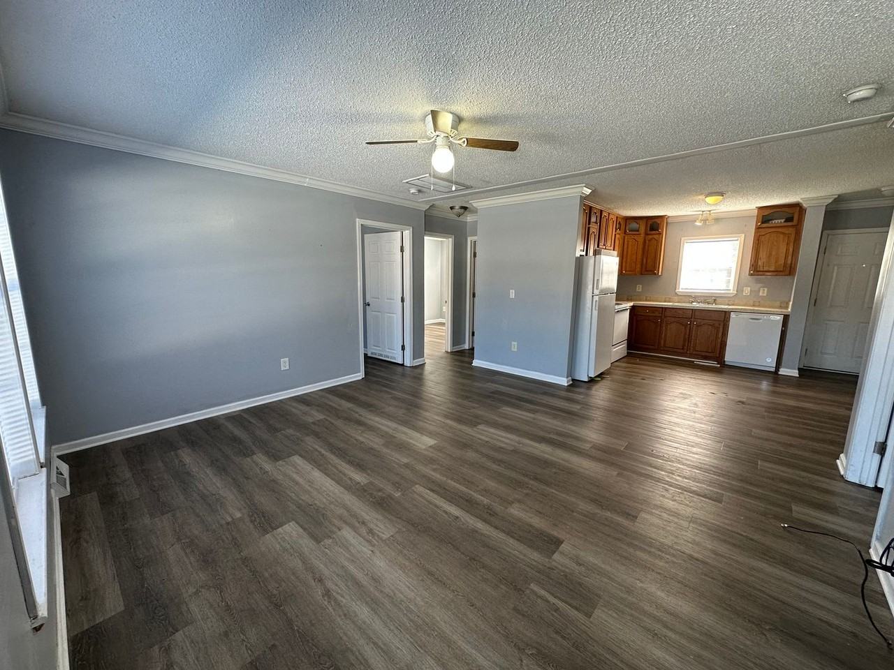 160 Ferguson St - Photo 2 of 12